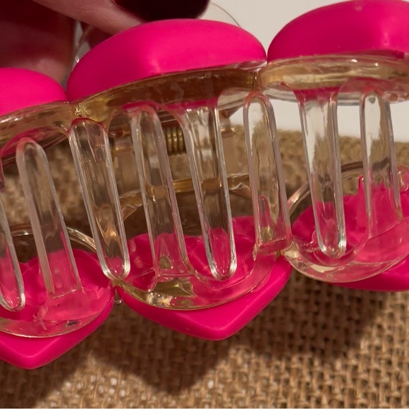NWT Pink Heart Hair Clip string hold - Picture 5 of 11